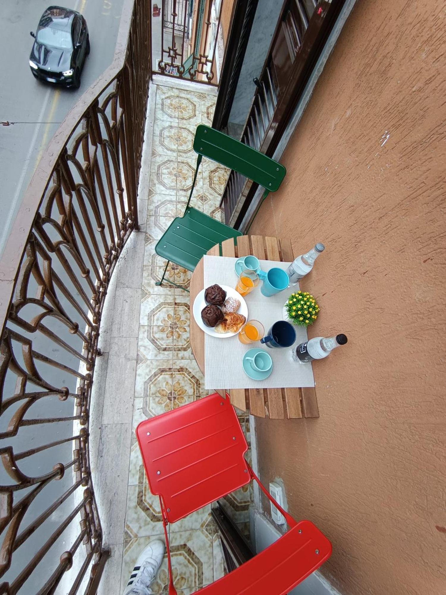 Ferienwohnung Dimora Crispi 70 Bari Exterior foto