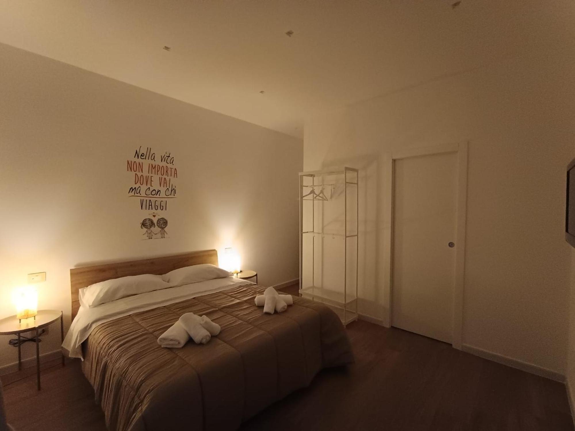 Ferienwohnung Dimora Crispi 70 Bari Exterior foto